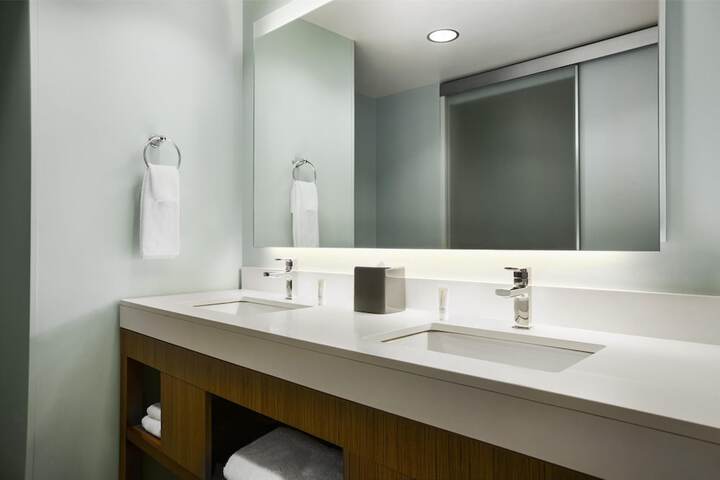 Hyatt Place Columbia / Downtown/The Vista
