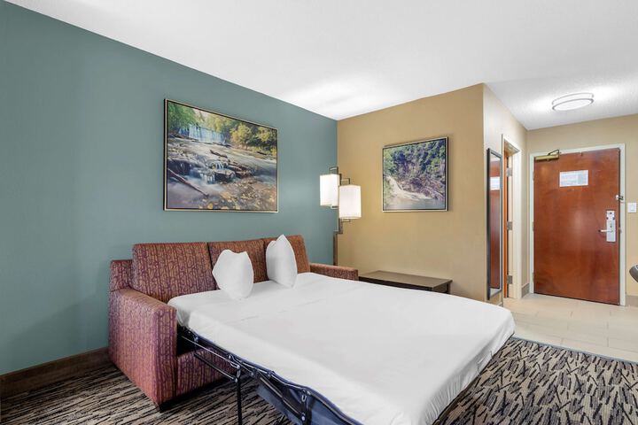 Room 10 of 30