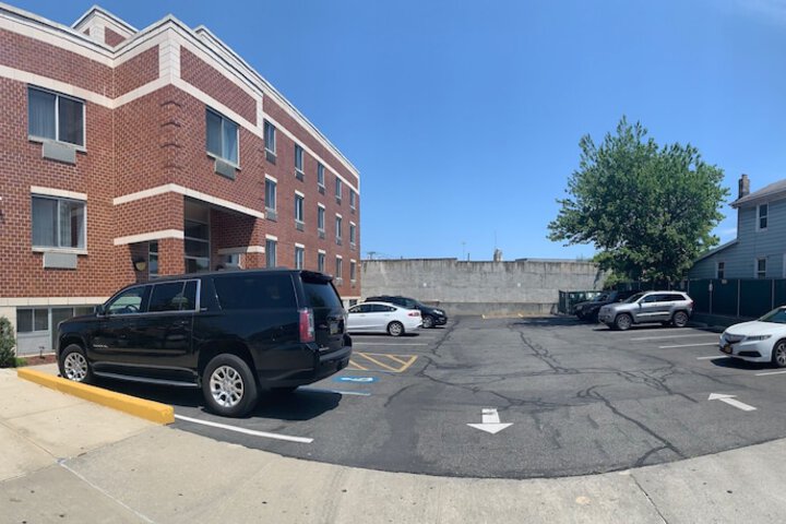 Hotel 4 of 64