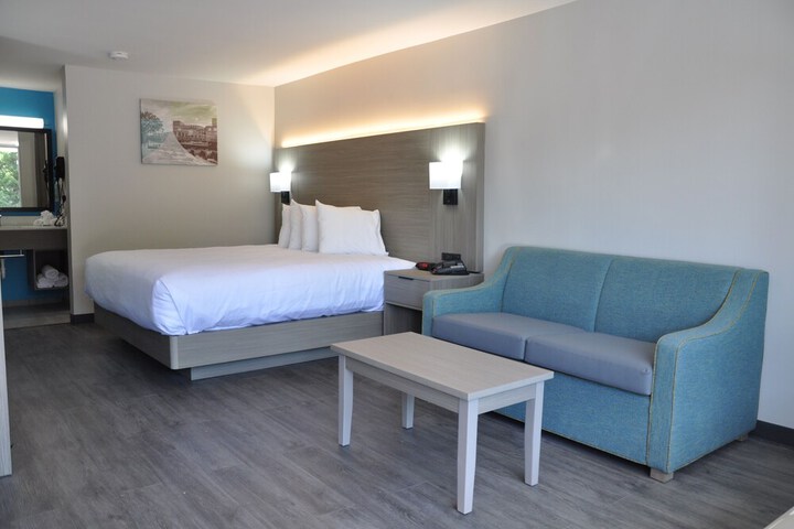 Clarion Greenville Airport Inn