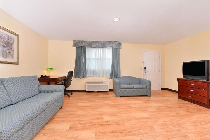 Room 16 of 28