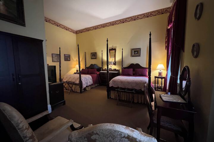 Room 50 of 142