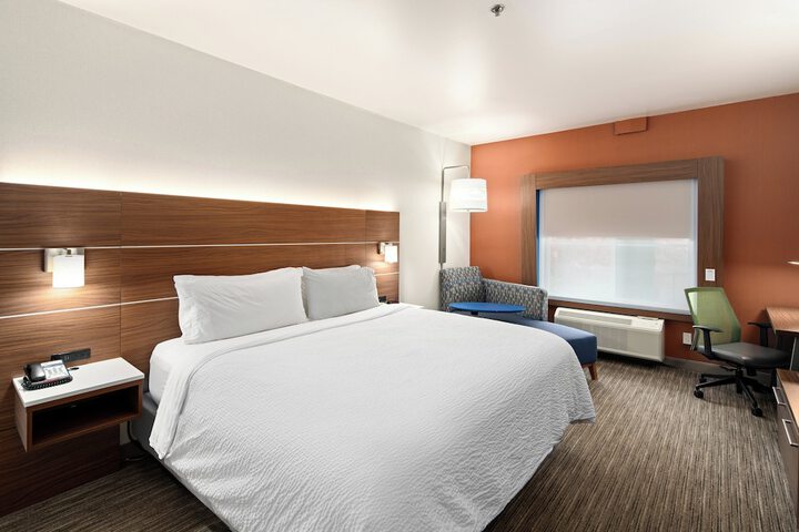 Holiday Inn Express & Suites Interstate 90 by IHG