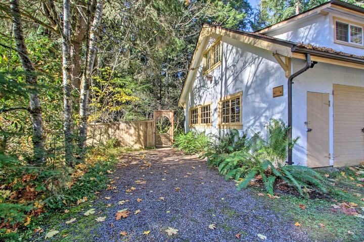 Owls Nest Studio w / Hot Tub: Hike Nearby!