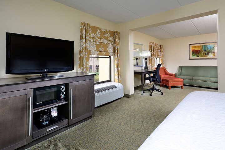 Hampton Inn Raleigh / Town of Wake Forest