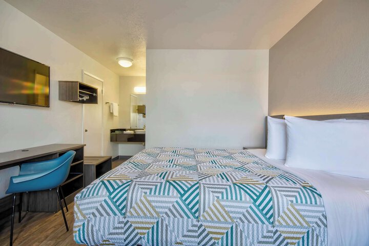 Room 17 of 41