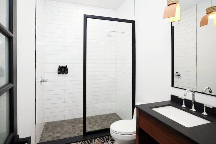 Woodstock Way Hotel