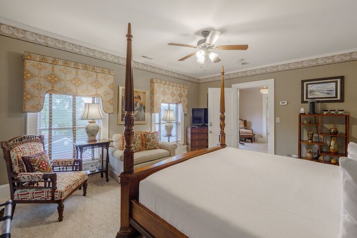 Room 28 of 46