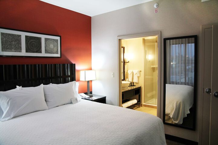 Room 25 of 48