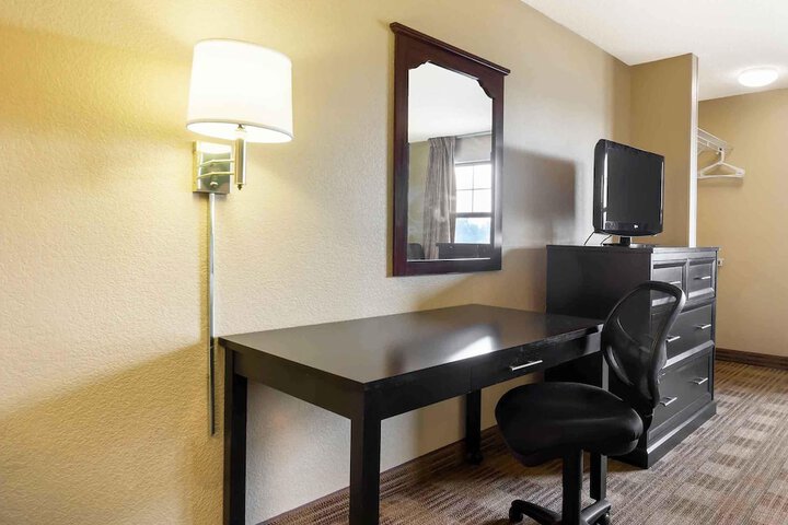 Extended Stay America Suites Chicago Gurnee
