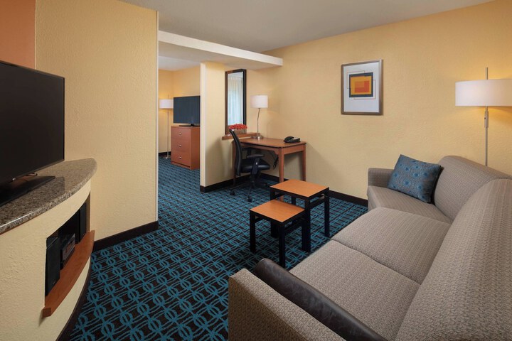 Room 12 of 19