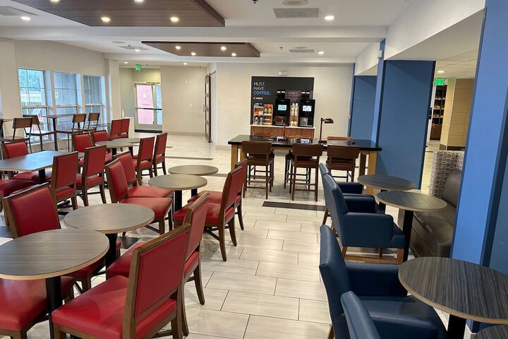 Holiday Inn Express Hotel & Suites Tracy by IHG