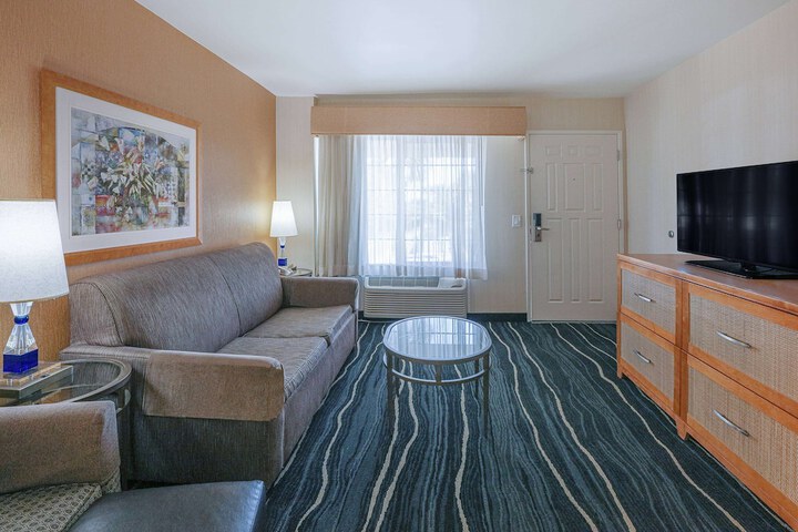 Room 41 of 66
