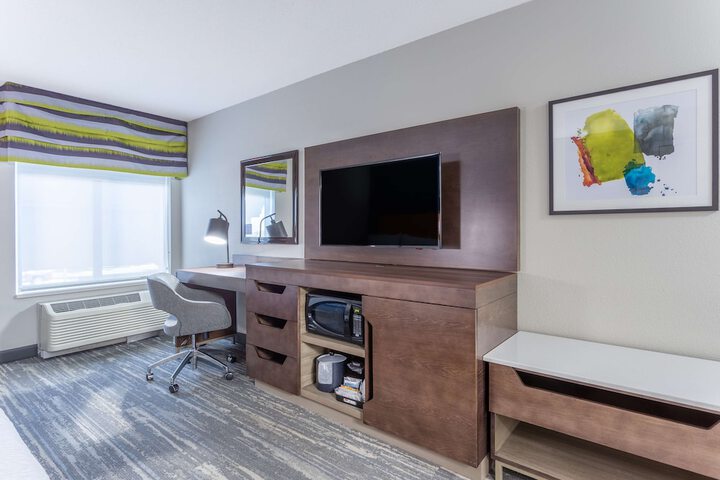 Room 27 of 43