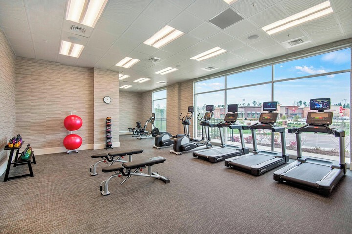 Courtyard by Marriott Raleigh Cary / Parkside Town Commons