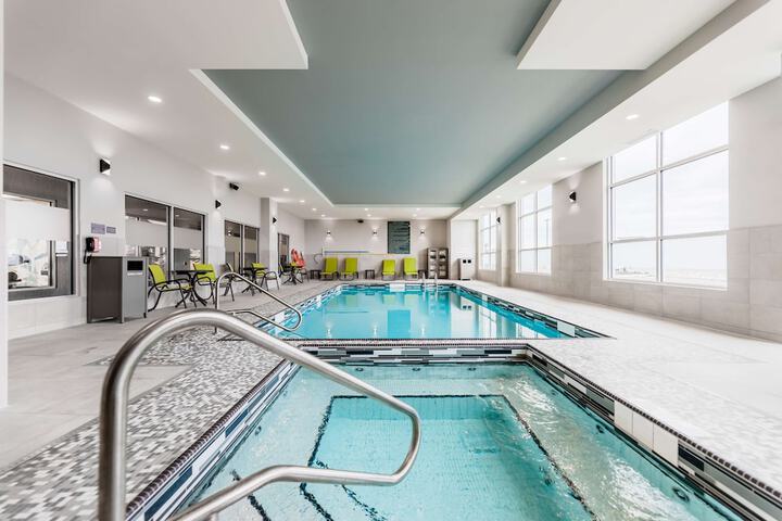 Hyatt House Winnipeg-South / Outlet Collection