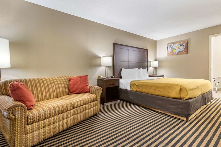 Room 8 of 23