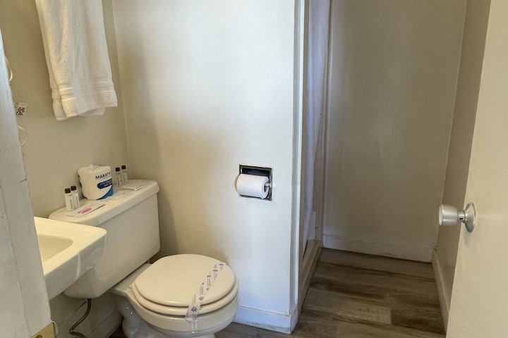 Room 7 of 13