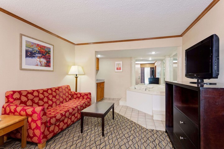 Room 11 of 20