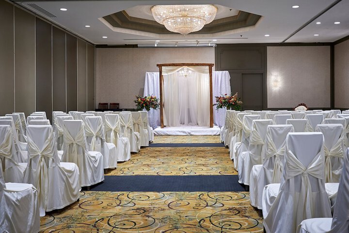 Ballroom/Hall 83 of 93