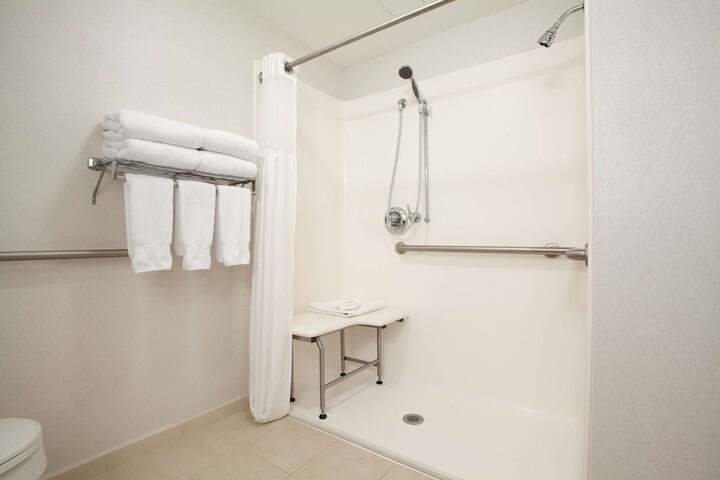 Room 10 of 46