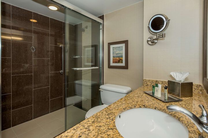 Room 40 of 61