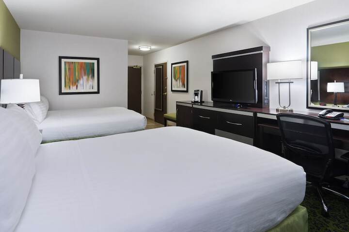 Holiday Inn Express & Suites Stroudsburg-Poconos by IHG