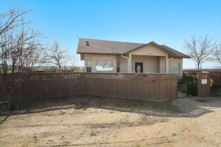 Bungalow at J and J Cellars 1 Br Home by RedAwning