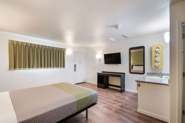 Motel 6 Burlington WA