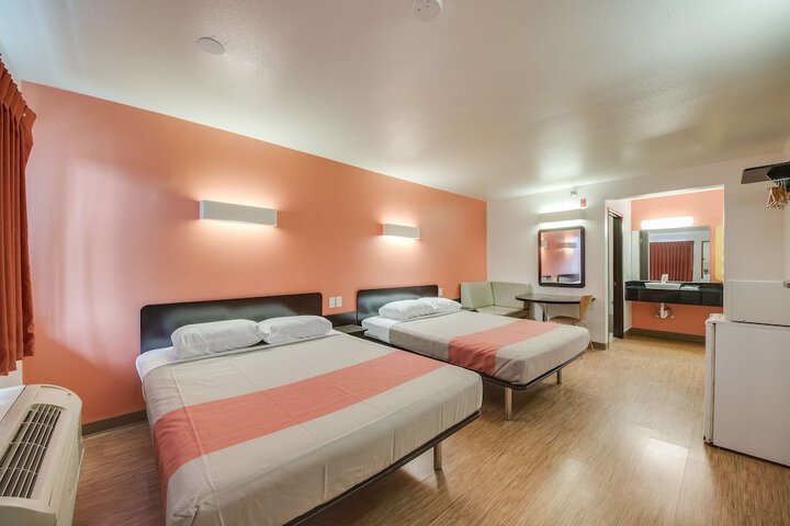Room 21 of 36