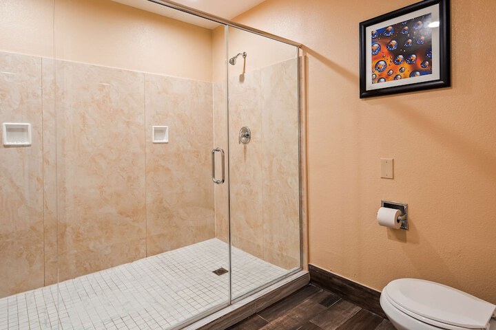 Best Western Plus Heritage Inn