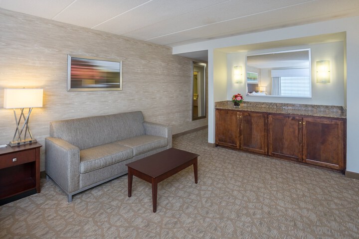 Holiday Inn Baltimore BWI Airport by IHG