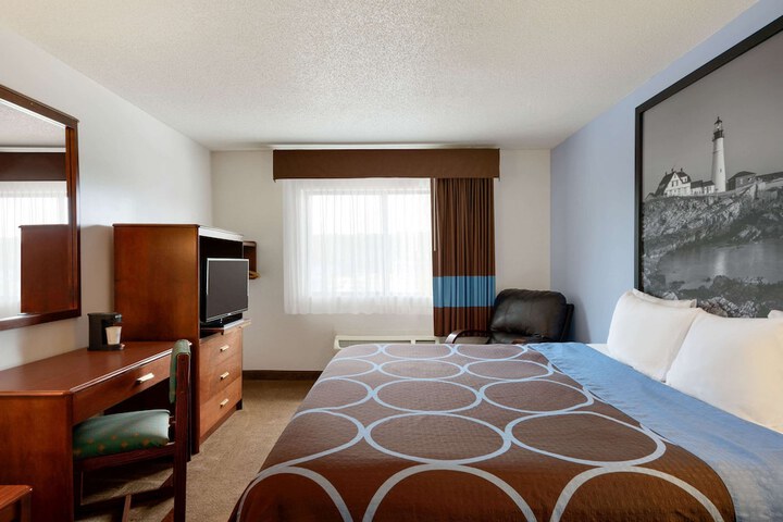 Room 18 of 27