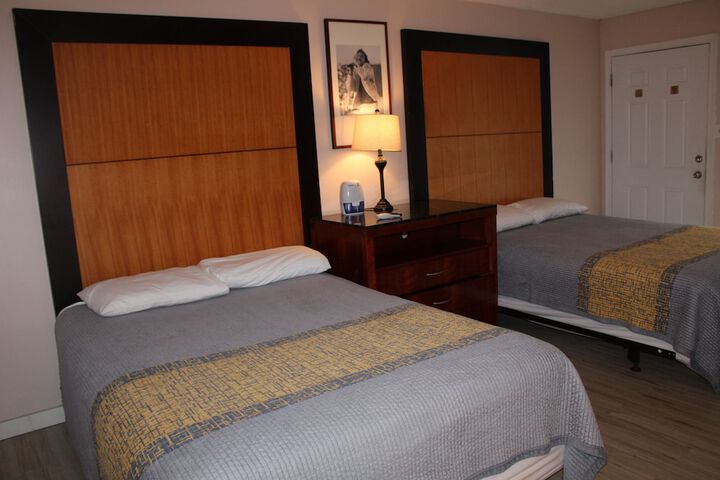 Room 9 of 35