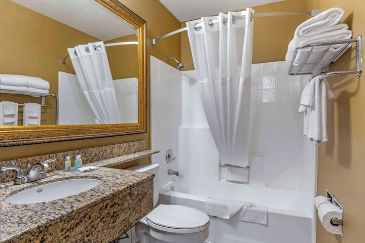 Quality Inn & Suites Westminster Seal Beach