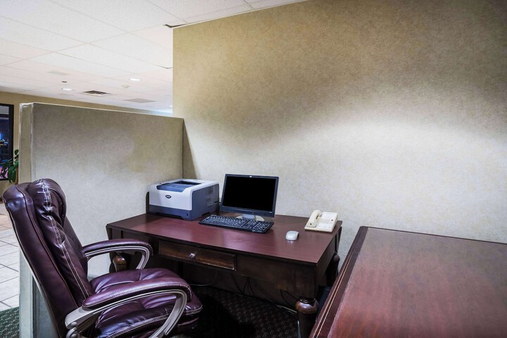 Business Center 29 of 29
