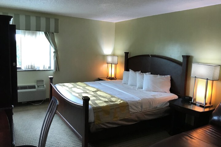 Room 25 of 35