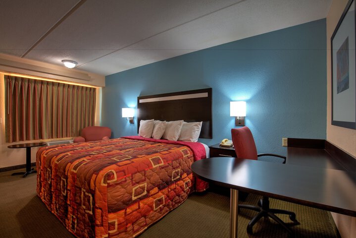 Room 15 of 25