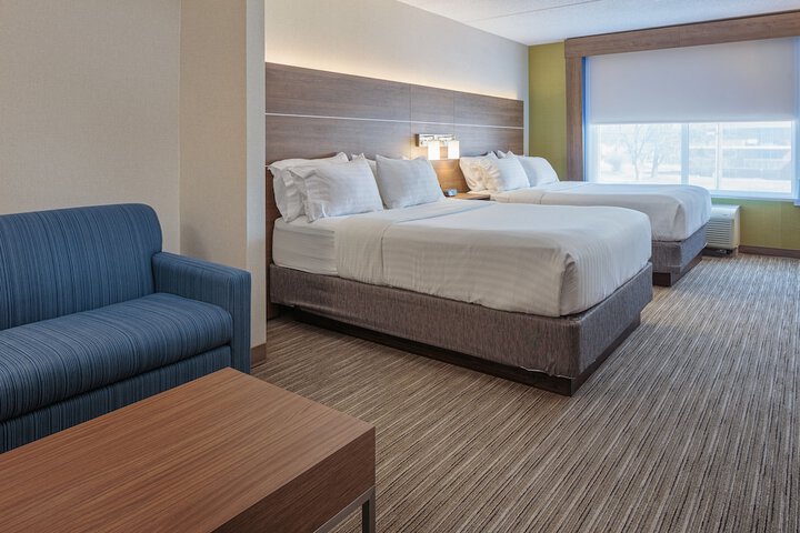 Holiday Inn Express & Suites Belleville by IHG