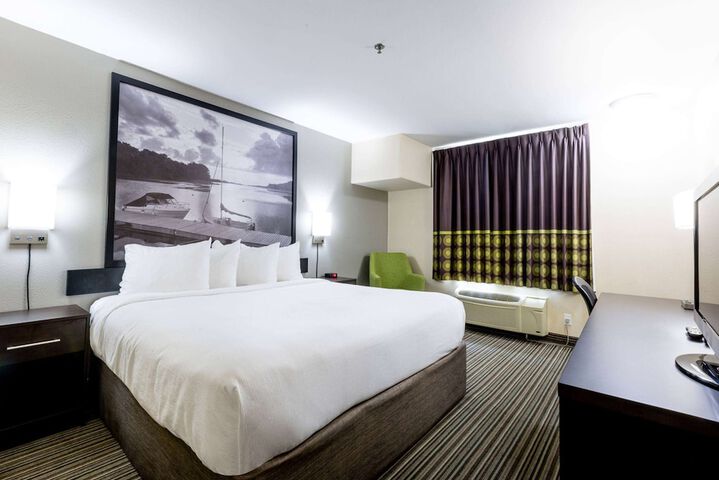 Super 8 by Wyndham Truro NS