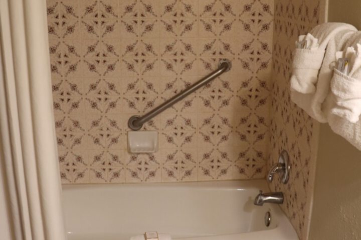 Sagebrush Inn & Suites
