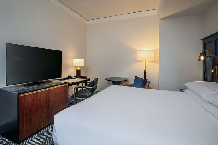 Room 36 of 61