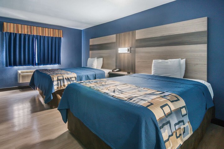 Room 8 of 28