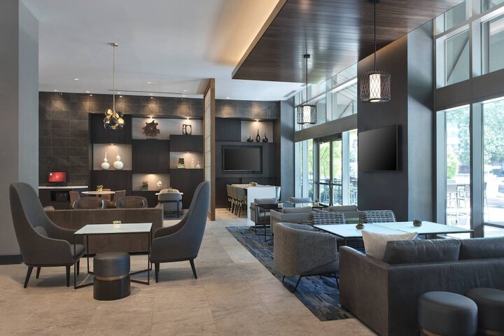 Lounge 57 of 70
