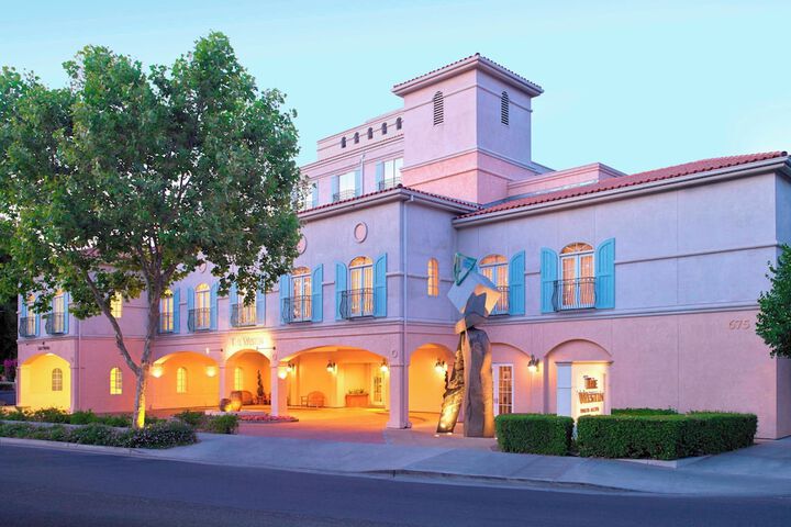 Hotel 3 of 64