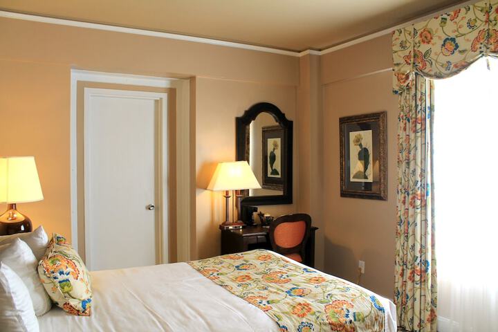 Room 37 of 69