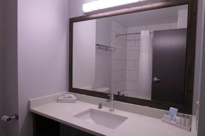 Room 9 of 19