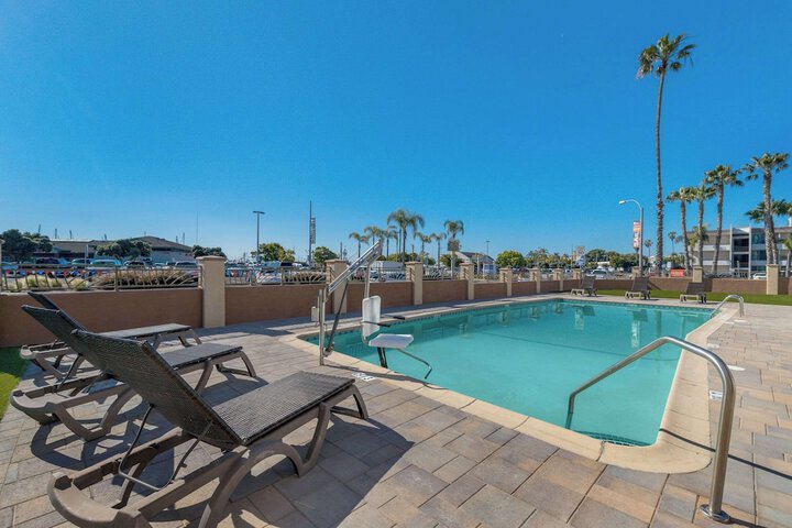 Pool 9 of 30