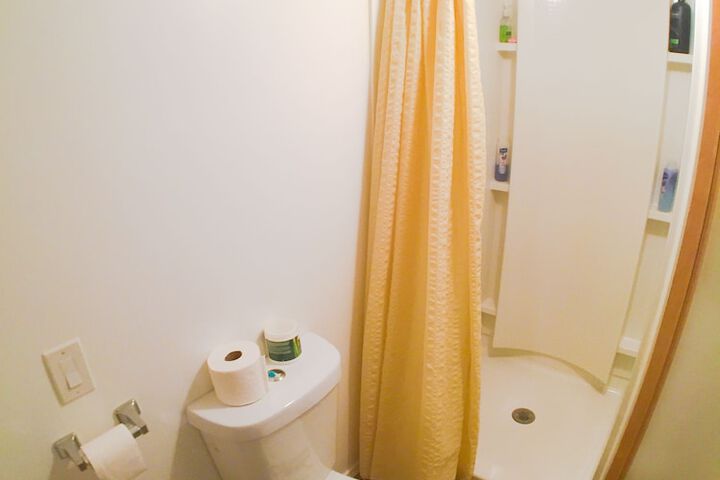 Room 8 of 17