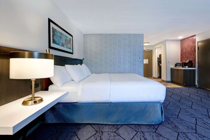 Room 42 of 59
